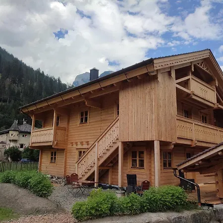 Schlosswirt Chalets & Apartments Grosskirchheim Exterior photo