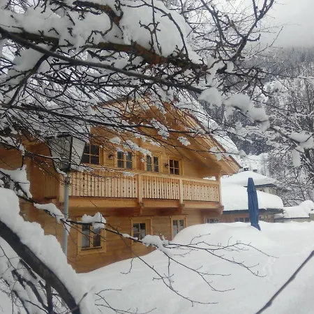 Schlosswirt Chalets & Apartments Grosskirchheim Exterior photo