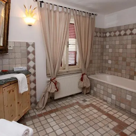 Schlosswirt Chalets & Apartments Grosskirchheim Room photo